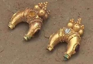  Researchers Unearth 2,000-Year-Old Gold Earrings From Mysterious Kangju State