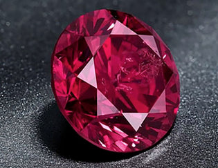  Red 'Argyle Phoenix' Diamond Sets Two Records at Phillips' Geneva Auction